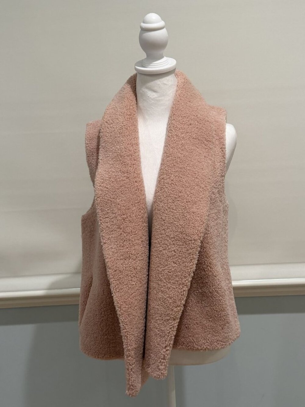 Anthropologie Norla Canada Womens Pink Sherpa Vest S/M Open Front Cozy Layer